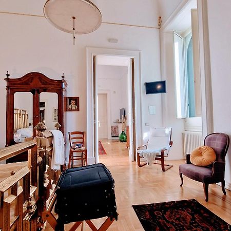Palazzo De Giorgi B&B Lecce Extérieur photo